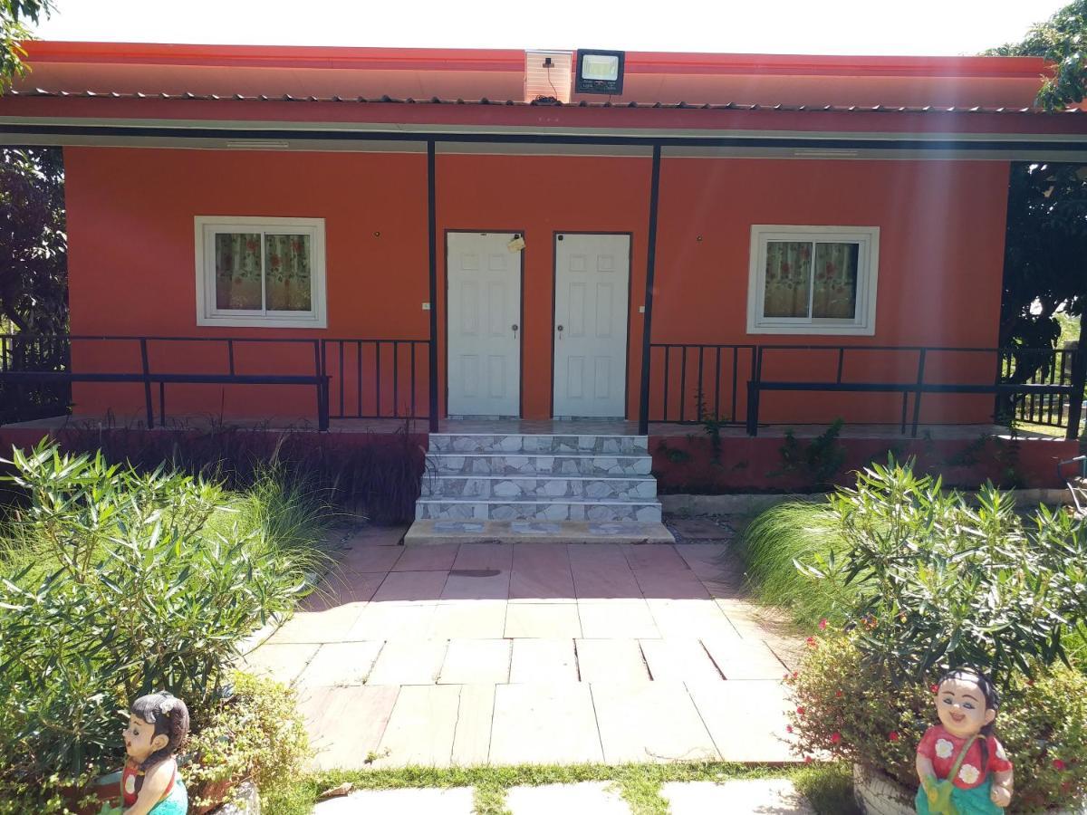 Hotel Baan Hin Sai Suay Nong Sarai Exterior foto